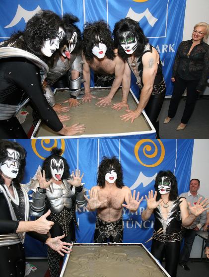 13kiss1.jpg