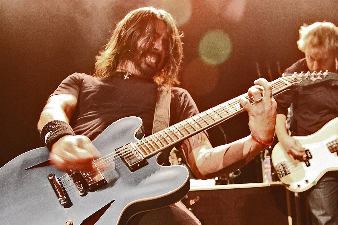 On january 28, 2021, it was announced that the first authorized dave grohl documentary will be released via the new music tv channel, the coda collection. Dave Grohl 2021 . Jak to vidí Dave Grohl? | Rádio BEAT: První bigbít u nás