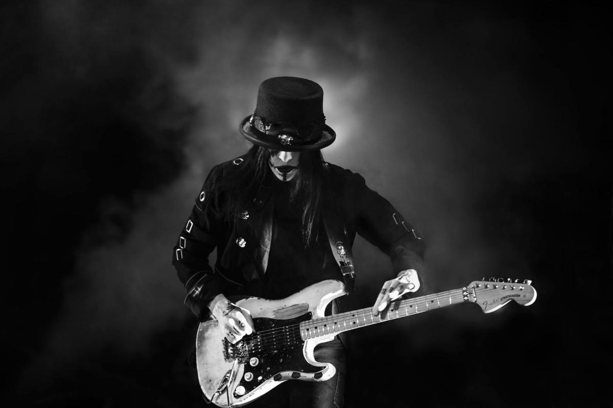Mick Mars s koncertováním končí Rádio BEAT První bigbít u nás