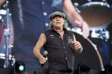 acdc-10.jpg