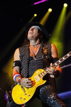 02-alice-cooper-22.jpg