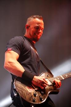 03-alter-bridge-11.jpg