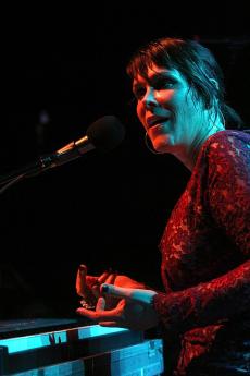 beth-hart-33.jpg