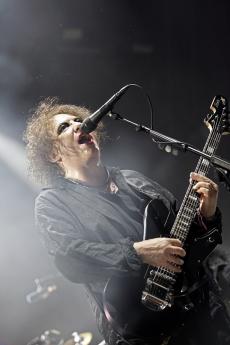 01-the-cure-8.jpg