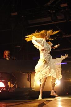 02-florence-and-the-machine-5.jpg