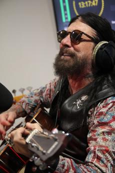 the-dead-daisies-beat-6.jpg