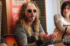 dead-daisies-19.jpg