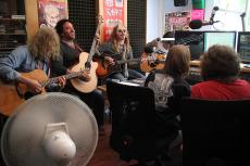 dead-daisies-23.jpg