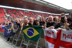 03-fans-2.jpg