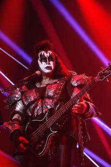 kiss-praha-2023-24.jpg