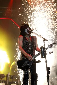 kiss-praha-2022-11.jpg