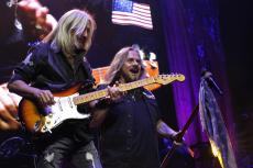 lynyrd-skynyrd-prague-25-6.jpg