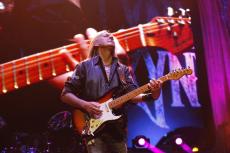 lynyrd-skynyrd-prague-25-7.jpg