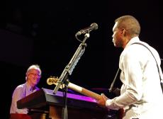 robert-cray-beat-2023-11.jpg