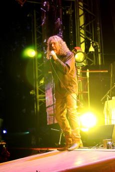 01-robert-plant-1.jpg