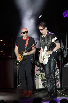 satchvaiband-beat-14.jpg