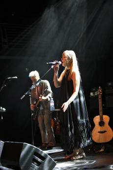 suzanne-vega-beat-14.jpg