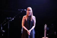 suzanne-vega-beat-7.jpg
