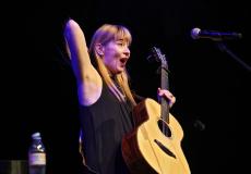 suzanne-vega-beat-9.jpg