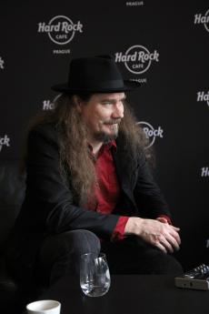 tuomas-holopainen-praha-2020-7.jpg