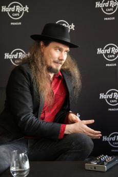 tuomas-holopainen-praha-2020-9.jpg