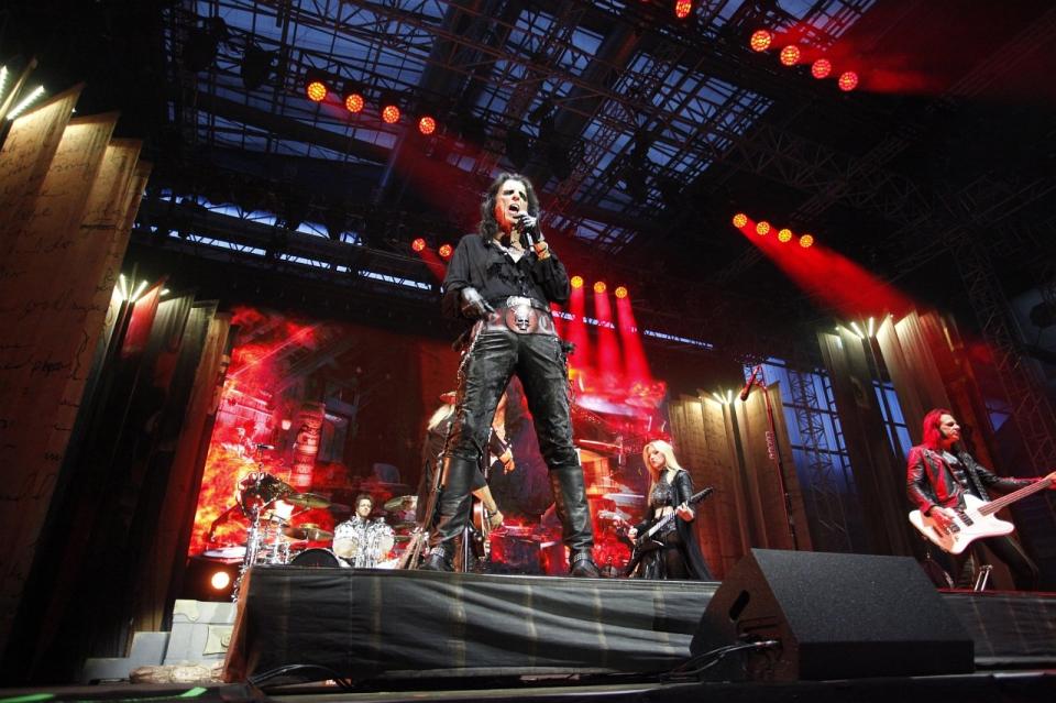 Alice Cooper oslavil v Plzni narozeniny své nové kytaristky